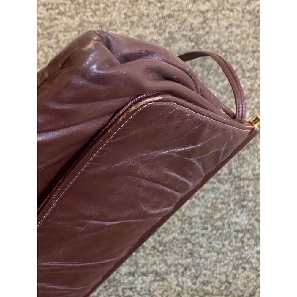 Elegant Dark Brown Leather Shoulder Bag with Fold-Over Flap - Picture 4 of 16